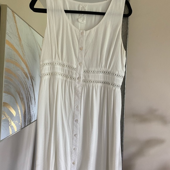 White Sadie and Sage dress - Picture 3 of 4